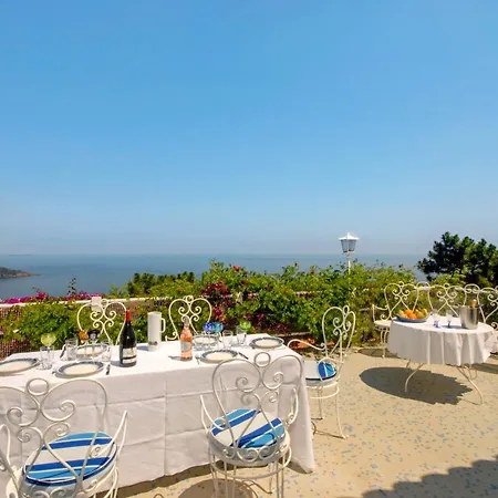 فيلة Sleeps 4 Pool Air Con Le Trayas