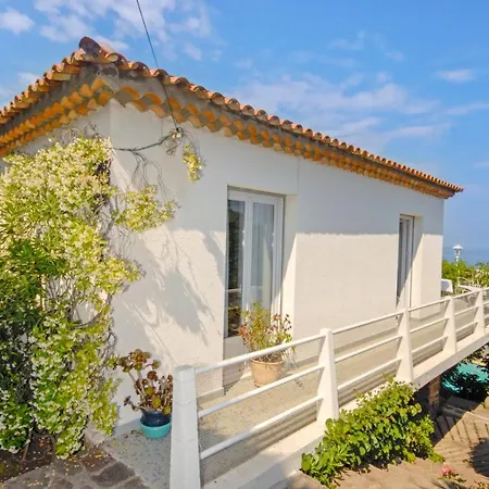 Sleeps 4 Pool Air Con * Le Trayas