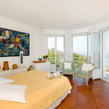 Sleeps 4 Pool Air Con * Le Trayas
