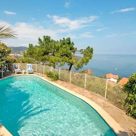 Sleeps 4 Pool Air Con Вилла *