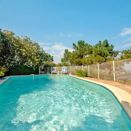 Sleeps 4 Pool Air Con * Le Trayas