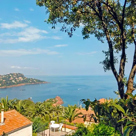 Sleeps 4 Pool Air Con *